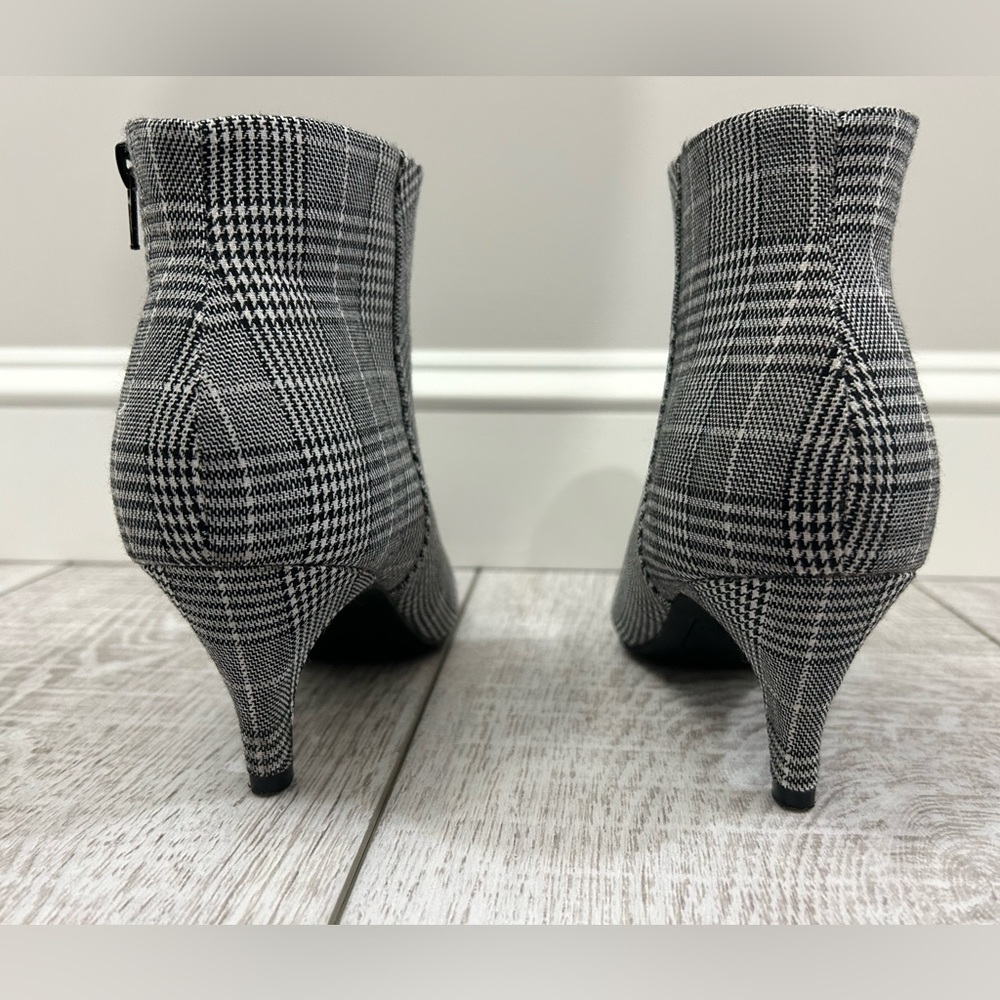 Simply Vera Wang Renata Ankle Boots - Picture 5 of 7